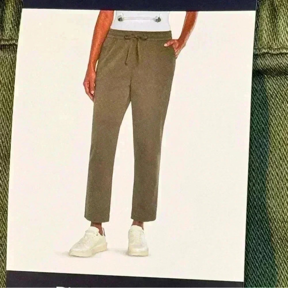 NWT - GAP lightweight pull-on pants. Color is Grapeleaf. Size Large - Picture 2 of 9